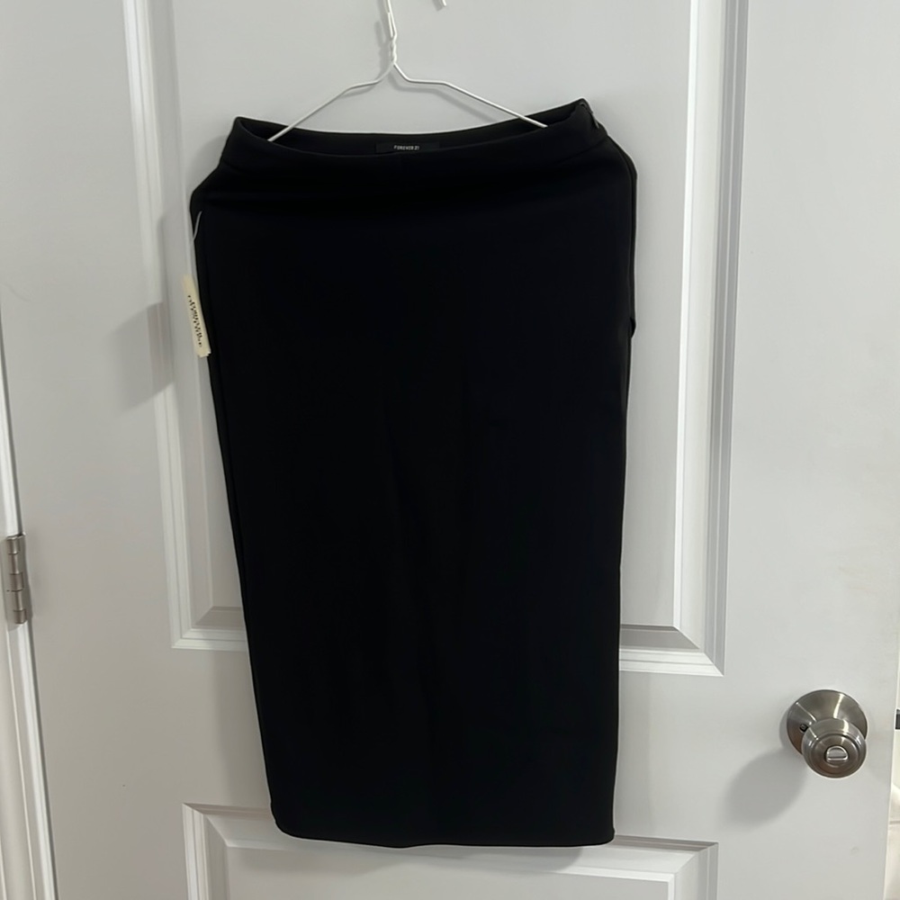 F21 black skirt